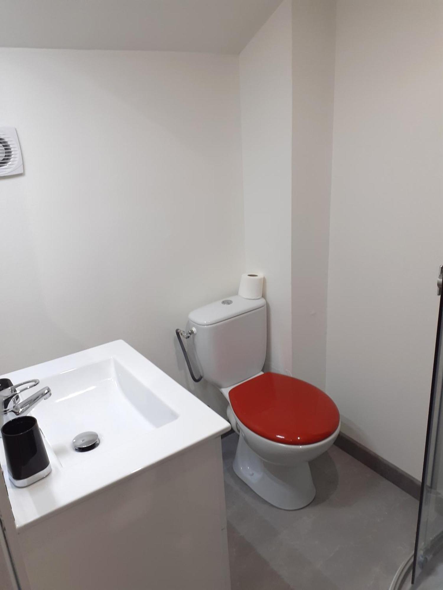 09 - Joli Studio Avec 2 Lits, Logement Tout Equipe Pour 1, 2 Ou 3 Personnes Maximum, Vue Sur Parc Arbore, Parking Privatif Gratuit, Grand Fourgon Possible, Tout Le Linge De Maison Est Fourni Razac-sur-l'Isle ภายนอก รูปภาพ